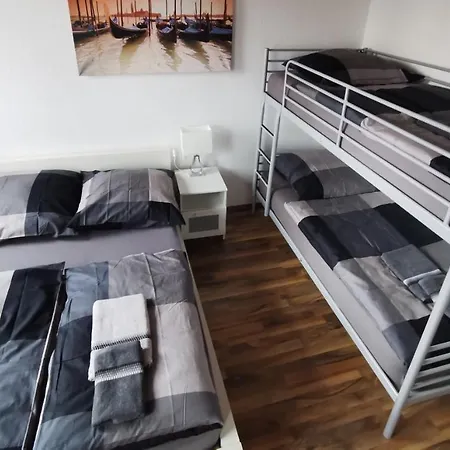 Eva's - Self Check-in & Only Private Hostel