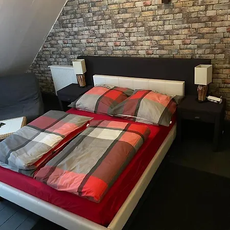 Eva's - Self Check-in & Only Private Hostel *