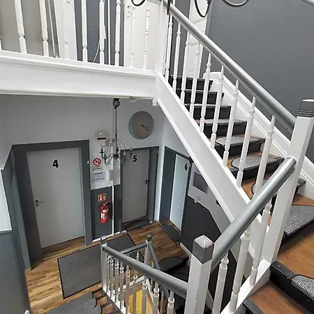 Eva's - Self Check-in & Only Private Hostel