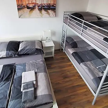 Eva's - Self Check-in & Only Private Hostel Düsseldorf