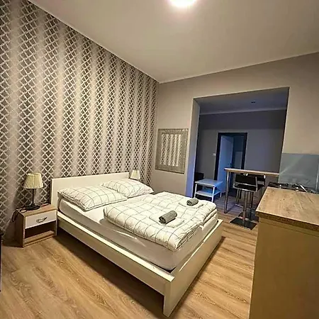 Eva's - Self Check-in & Only Private Hostel
